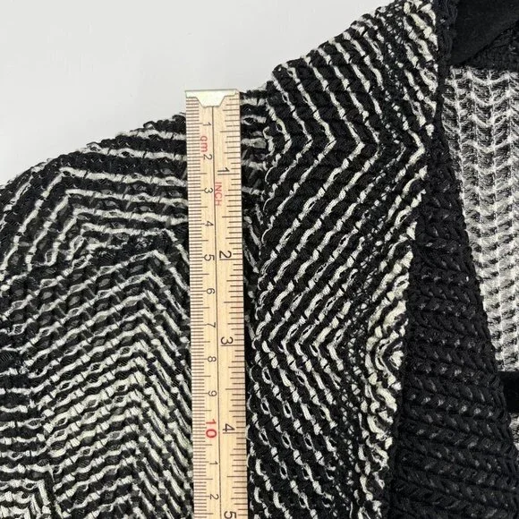 Chicos Travelers Chevron Print Mesh Open Cardigan Size L Black White Lightweight - Picture 6 of 11